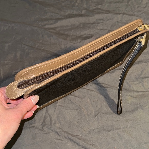 Dunhill Black and Tan Wristlet - Picture 13 of 13